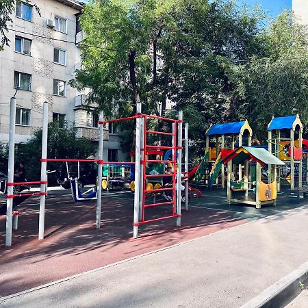 Жк Молодежный В Центре Алматы Алма Ата Екстериор снимка